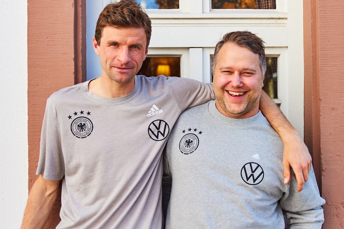 El futbolista Thomas Müller con el chef estrella Anton Schmaus.